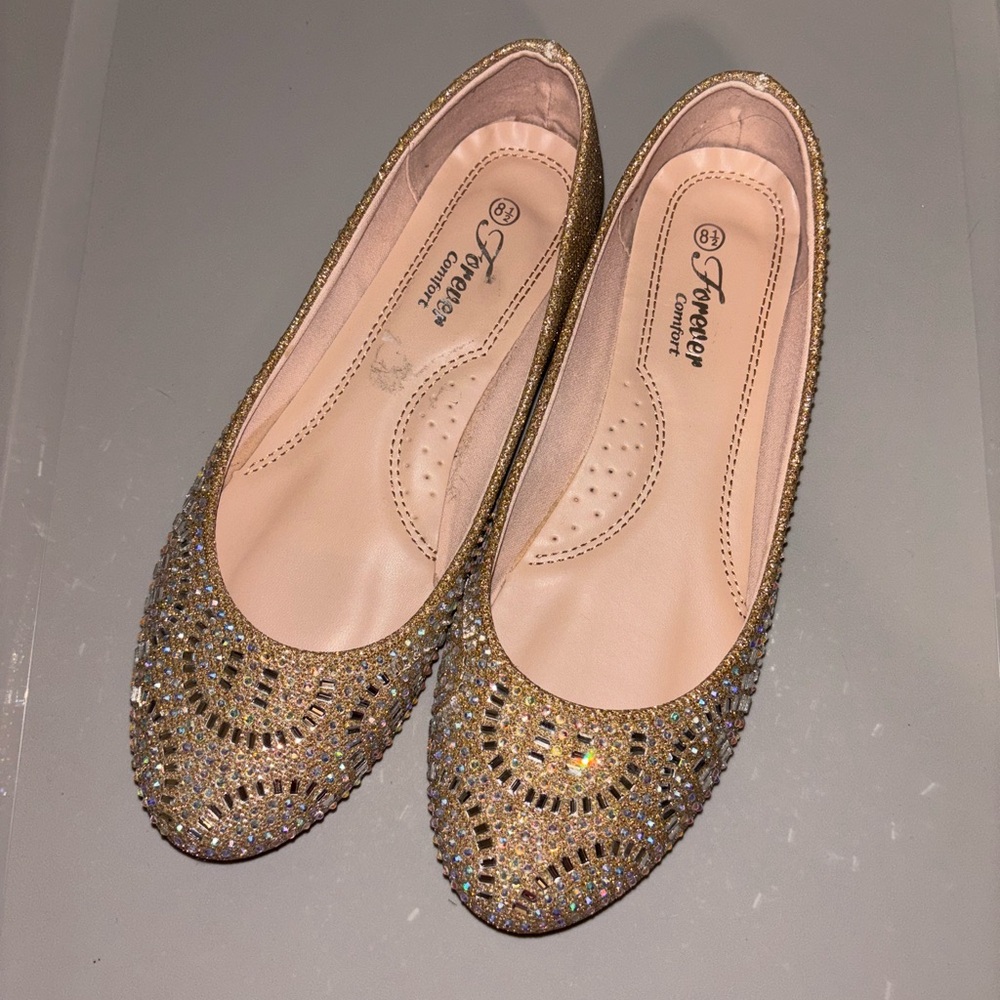 🐠 Forever 21 Gold Laser-Cut Ballet Flats